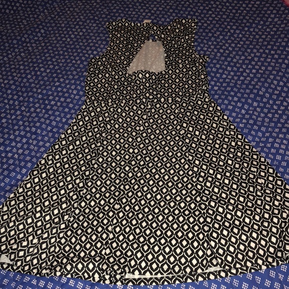 ‼️NEW WITHOUT TAG‼️ H&M Black & White Dress - Picture 3 of 5